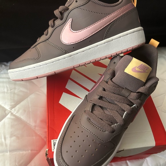 SOLD Nike Court Borough Low 2 (Size 5Y) - Picture 2 of 10